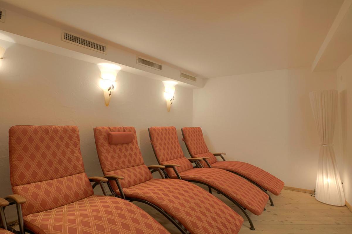 Ciasa La Ro Aparthotel San Cassiano  Buitenkant foto